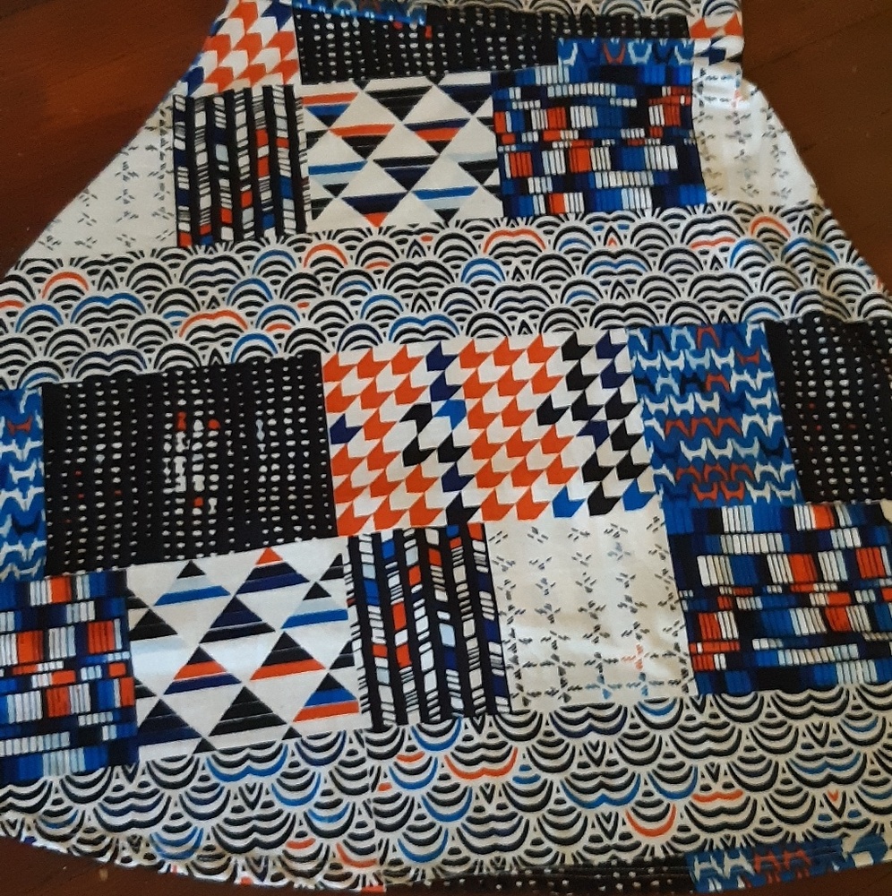 Cute LuLaRoe knee length patchwork skirt